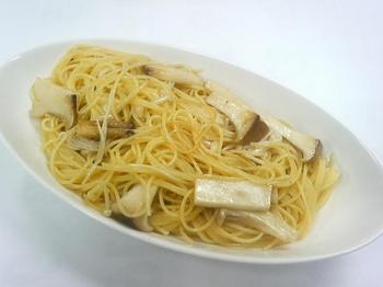 20120120-会社で料理-やっと作れたキノコスパゲティ-06-出来上がり.jpeg