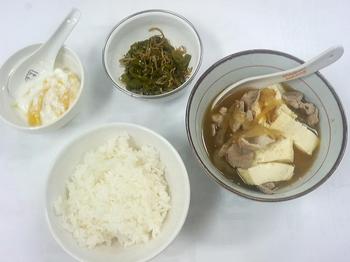 20130613-会社で料理-玉ねぎのトロトロ煮を転用して肉豆腐-03-出来上がり.jpeg