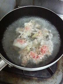 20130723-会社で料理-中華風の豚つみれうどん-04-つみれを作る.jpeg