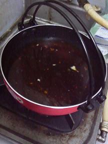 20140710-会社で料理-茹で鶏の出汁を使ったすき焼き風うどん-04-汁.jpeg